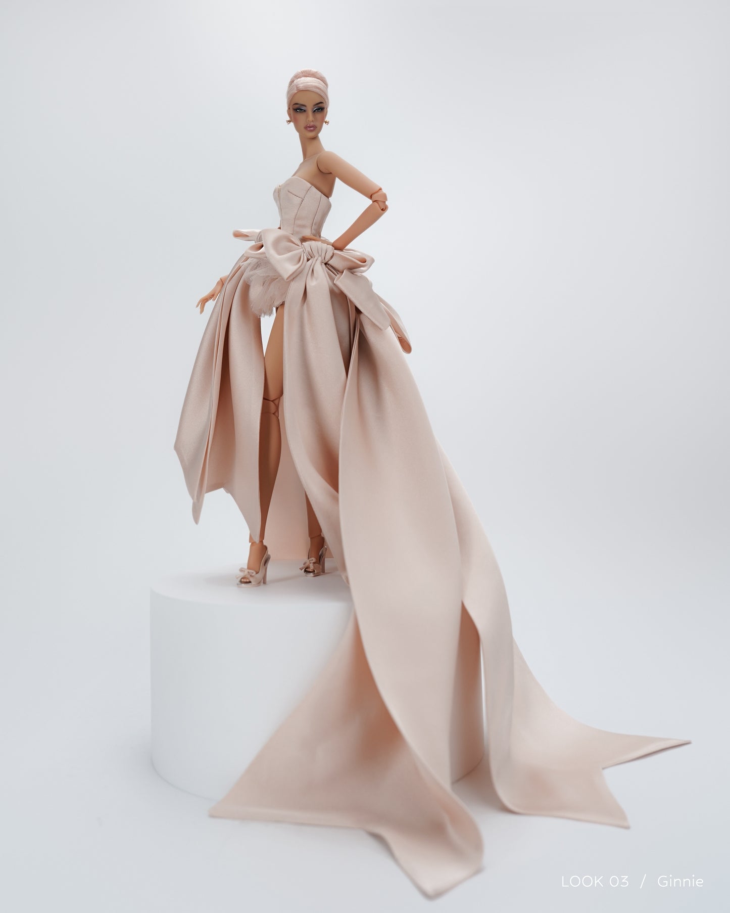 5th Anniversary Muses LOOK  03, Pre-Order Jun/Jul