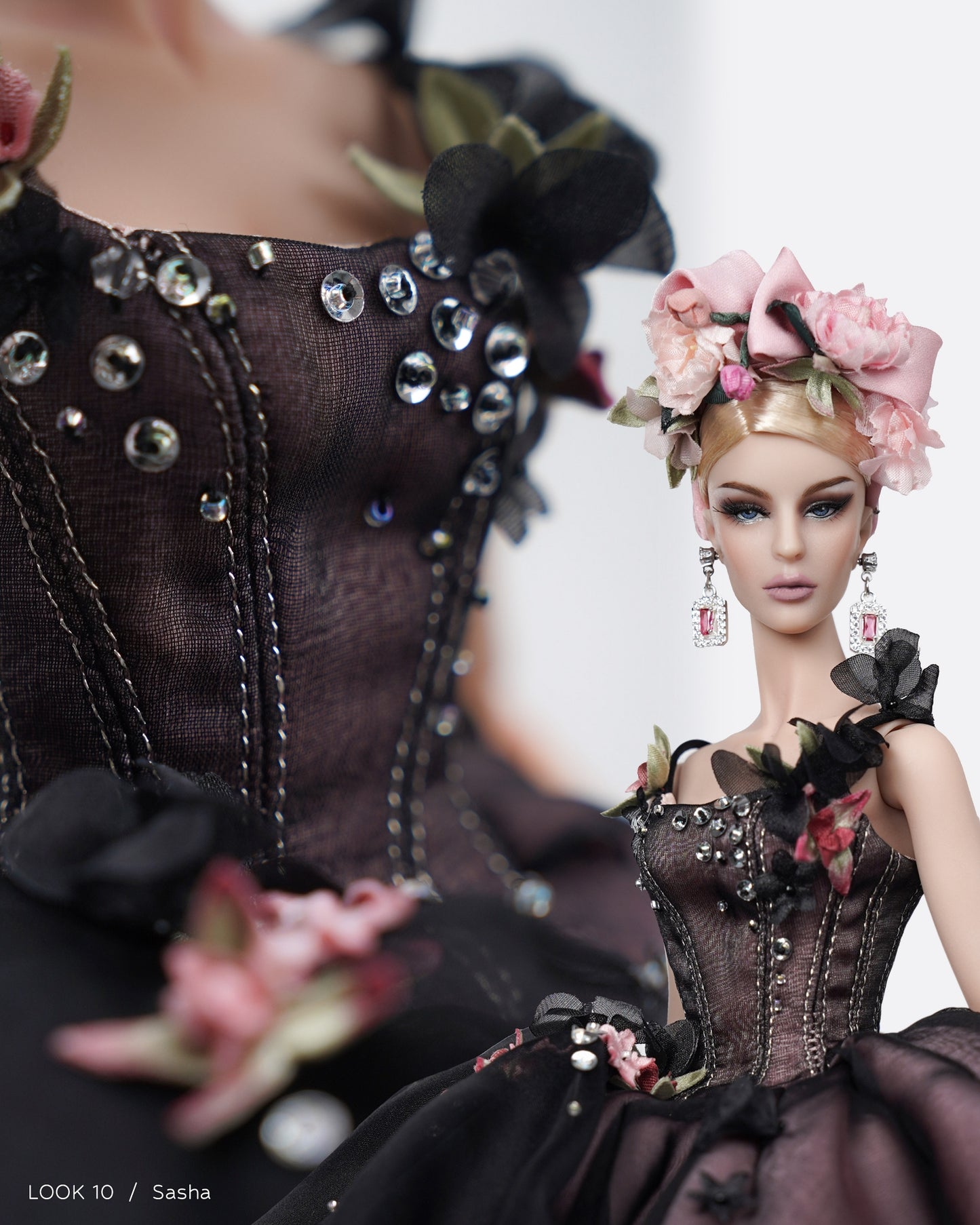 5th Anniversary Muses LOOK  10, Pre-Order Jun/Jul